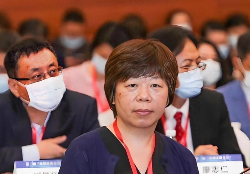 立讯精密冲刺港股：9个月营收2209亿 厂妹出身的王来春身价855亿