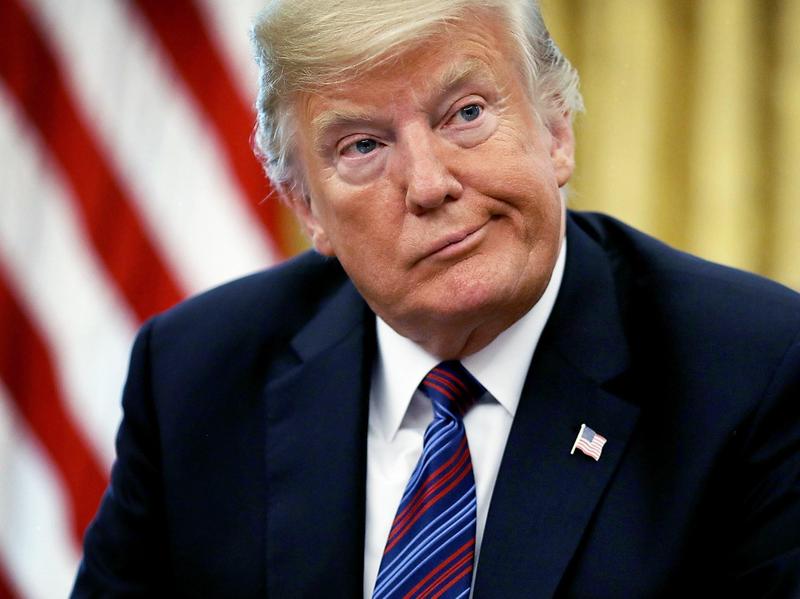 深夜警戒线前的致命对峙；年轻男子持枪闯入海湖庄园；执法行动果断结束威胁。