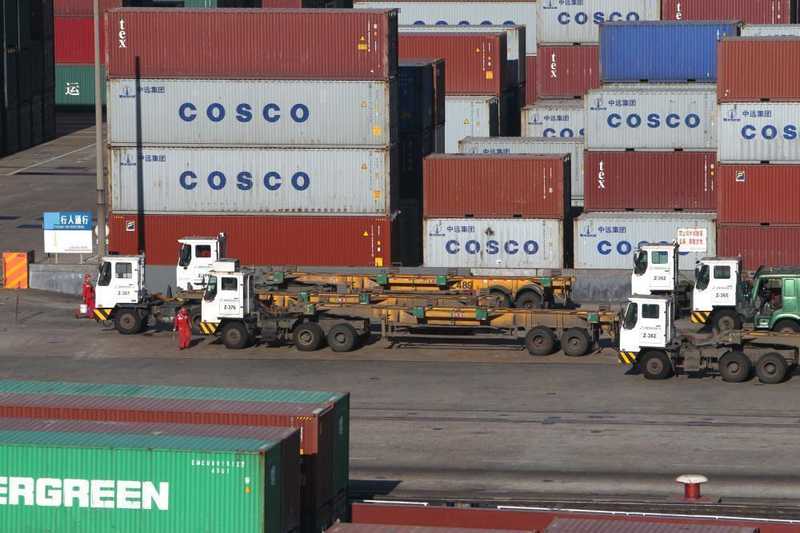  跨境电商面临物流考验；中东多国服务暂停引发关注，沙特配送保持稳定态势。 股票财经 跨境电商面临物流考验；中东多国服务暂停引发关注，沙特配送保持稳定态势。 股票财经 跨境电商面临物流考验；中东多国服务暂停引发关注，沙特配送保持稳定态势。 股票财经 跨境电商面临物流考验；中东多国服务暂停引发关注，沙特配送保持稳定态势。 股票财经