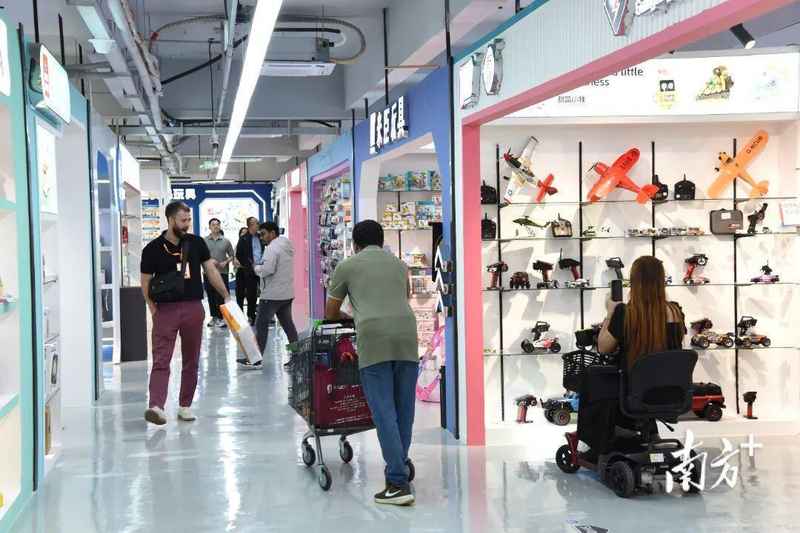  新兴赛道加速布局，广东瞄准前沿科技高地；制造业升级路径清晰，未来十年潜力释放。 IT技术 新兴赛道加速布局，广东瞄准前沿科技高地；制造业升级路径清晰，未来十年潜力释放。 IT技术 新兴赛道加速布局，广东瞄准前沿科技高地；制造业升级路径清晰，未来十年潜力释放。 IT技术