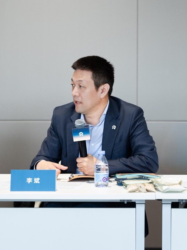  蔚来迎来历史性转折：11年磨砺后单季盈利终现；李斌感慨，盈利只是常识回归；高端大型SUV战略持续发力。 汽车科技