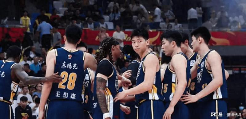  广东男篮复盘资料包：团队篮球与战术执行的深度解析 体育新闻 广东男篮复盘资料包：团队篮球与战术执行的深度解析 体育新闻