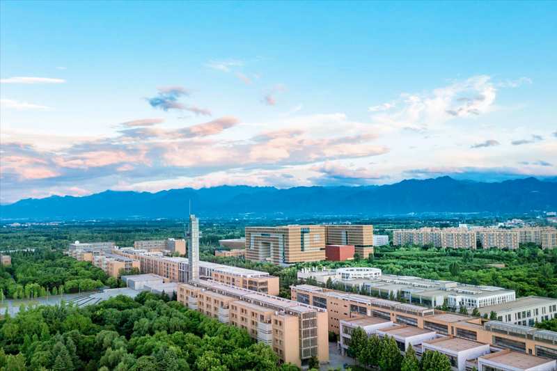  摒弃名校光环的盲目崇拜：硬核技术积累才是区域发展的唯一通行证 IT技术