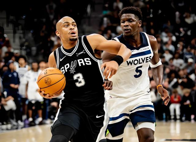  当天才环绕时，那个陪球队走过低谷的人值得被记住 体育新闻 当天才环绕时，那个陪球队走过低谷的人值得被记住 体育新闻