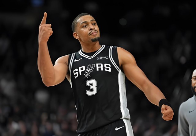  当天才环绕时，那个陪球队走过低谷的人值得被记住 体育新闻 当天才环绕时，那个陪球队走过低谷的人值得被记住 体育新闻