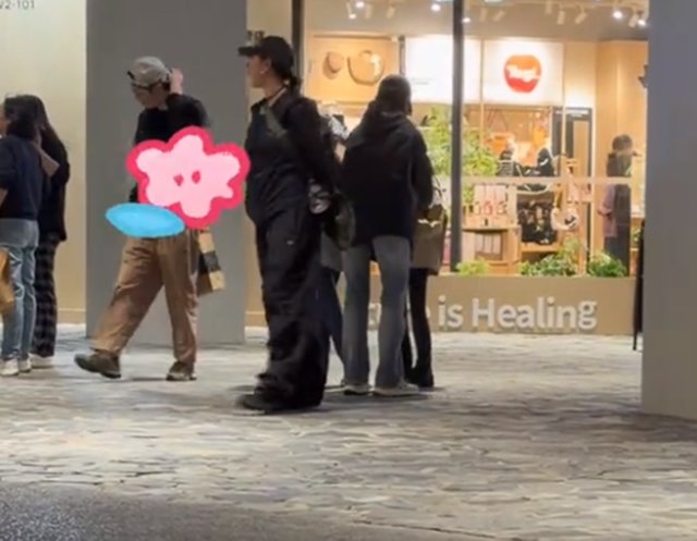  镜头之外的朱亚文：低调穿搭哲学与明星生活的真实边界 娱乐新闻