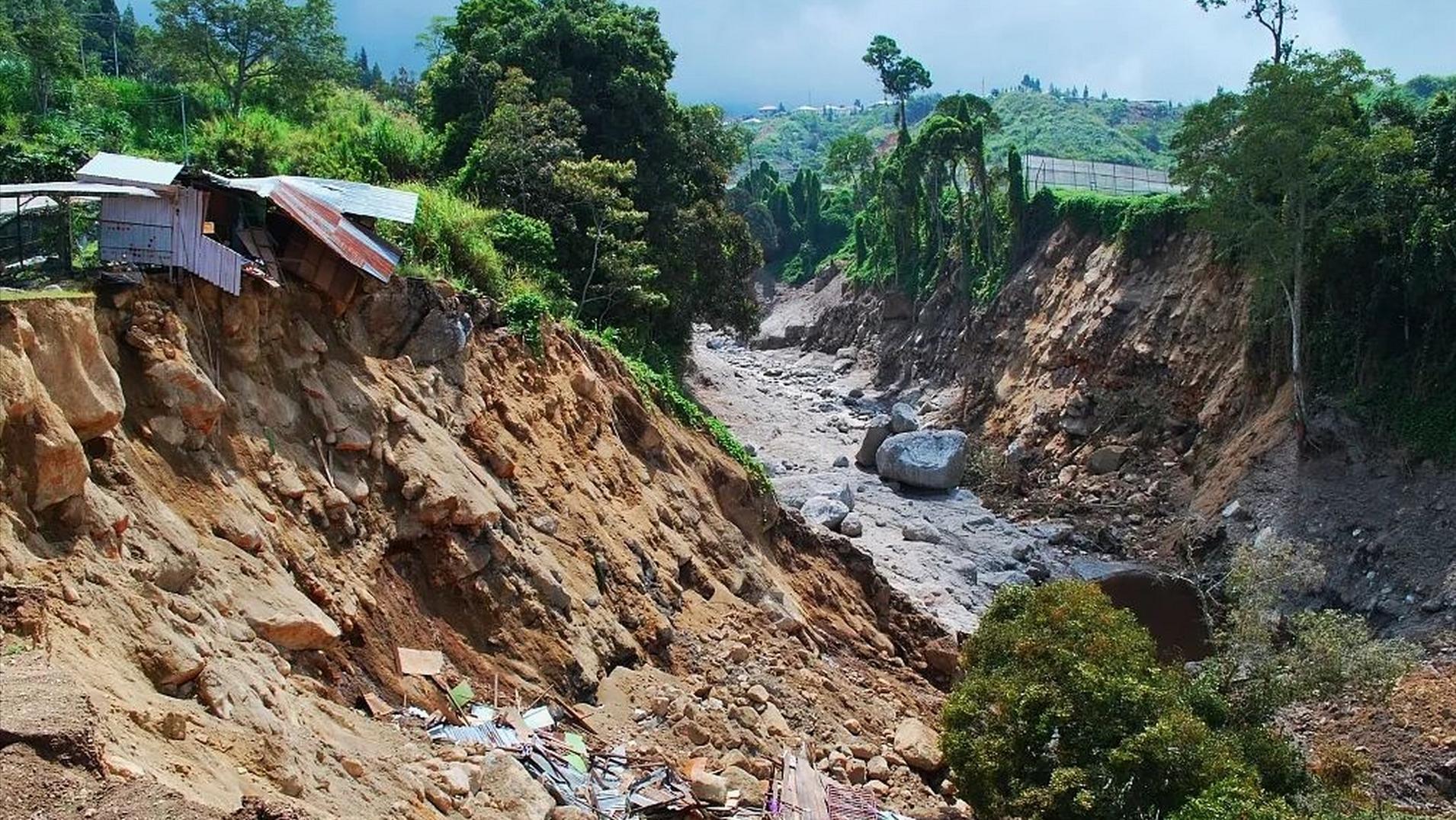  秦岭鳌太线生死救援：22岁少年的极限决策与技术复盘 文化旅游